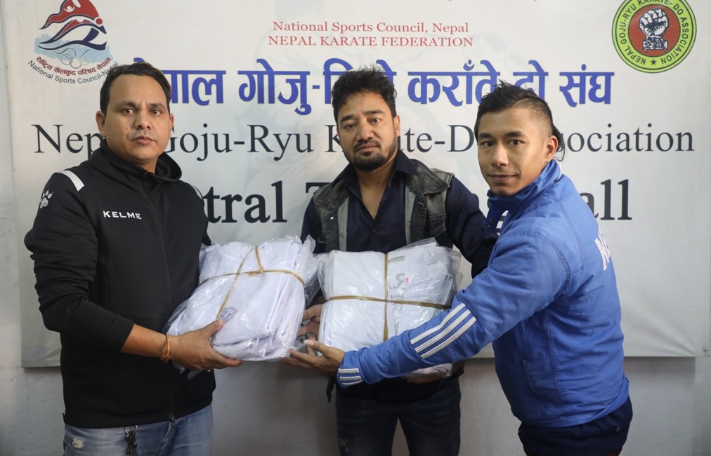 खेलाडी सुमन तिमल्सिनाद्वारा खेल पोशाक सहयोग