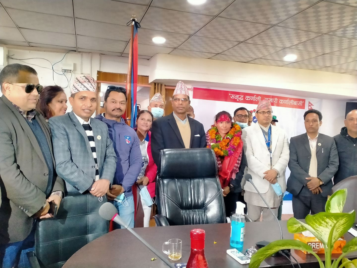 धाविका सुनमायालाई कर्णाली प्रदेश सरकारको सम्मान