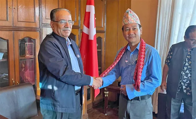 धरानमा प्रचण्डले आज हर्क साम्पाङसँगै वृक्षरोपण गर्ने