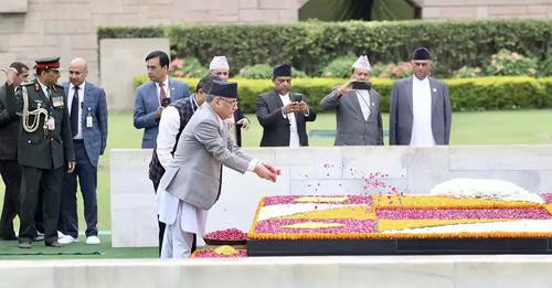 प्रधानमन्त्री प्रचण्डद्वारा महात्मा गान्धीको समाधिस्थलमा श्रद्धाञ्जली अर्पण