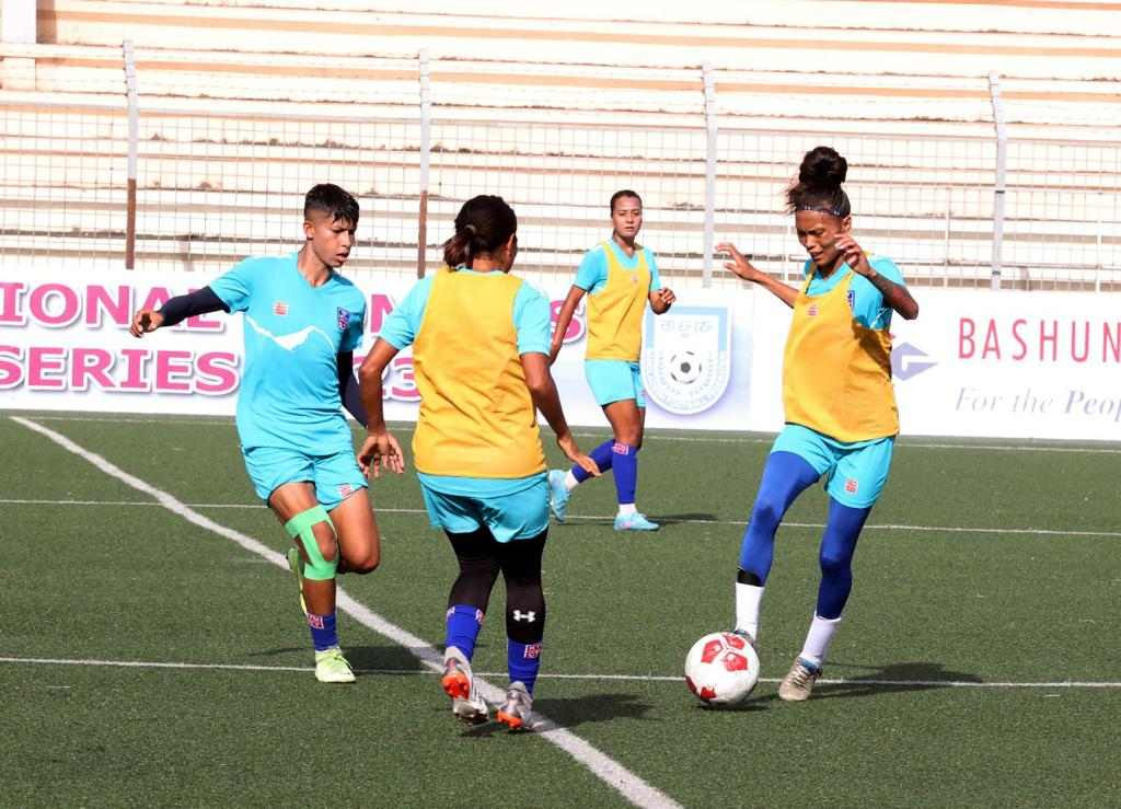 नेपाल र बंगलादेश भिड्दै