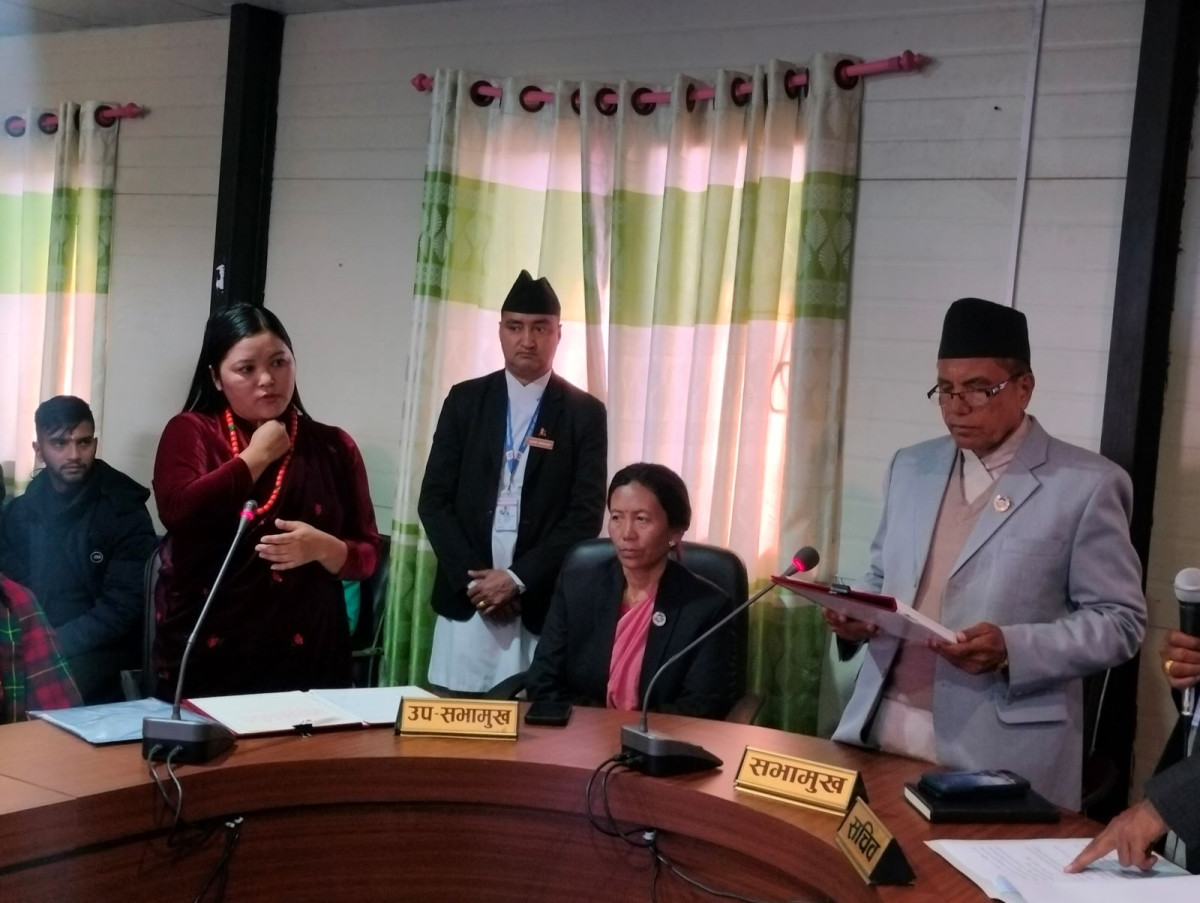 गण्डकी प्रदेशसभा सदस्य सुनिता थापाले लिइन् पद तथा गोपनीयताको शपथ