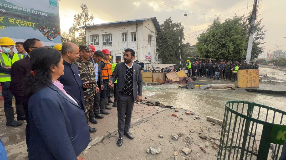 बिद्युत प्राधिकरणले समन्वय नगरेका कारण बबरमहलमा पानीको पाइप फुट्यो:मन्त्री यादव