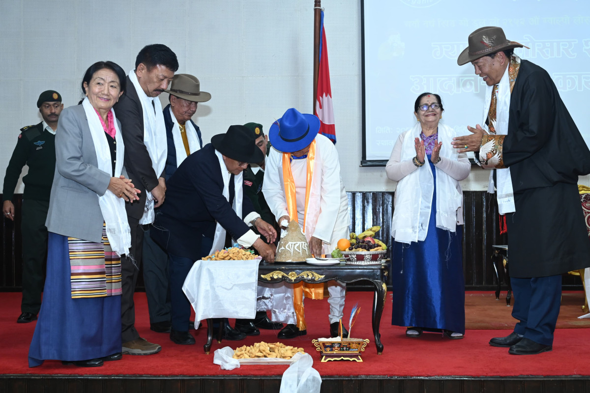 राष्ट्रपति पौडेलद्वार ग्याल्पो लोसारको शुभारम्भ