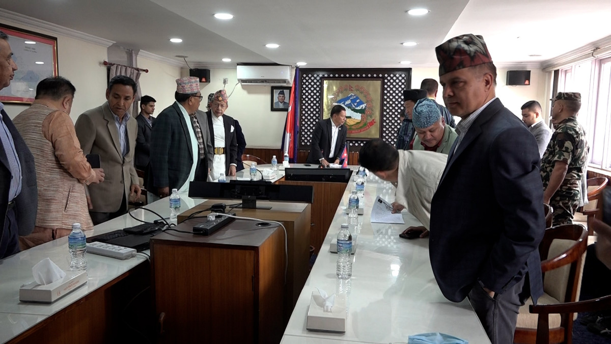 राप्रपाले माग्यो गृहमन्त्रीको राजीनामा,तीनकुने घट्नाबारे छानविन आयोग गठन गर्न माग
