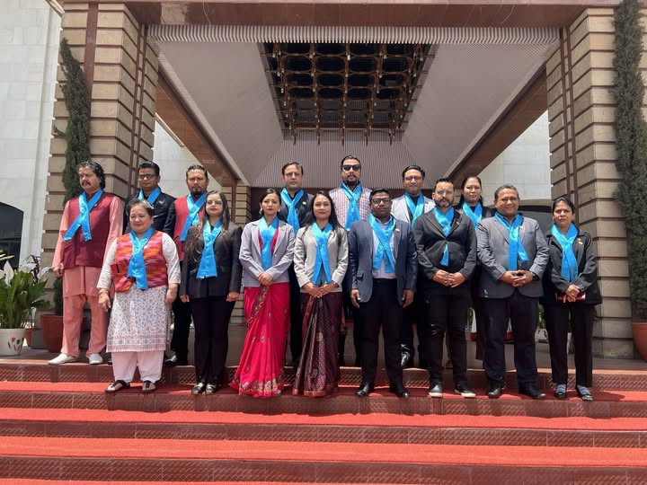 निलो रिबन लगाएर मानव तस्करीबिरूद्ध रास्वपाको विरोध