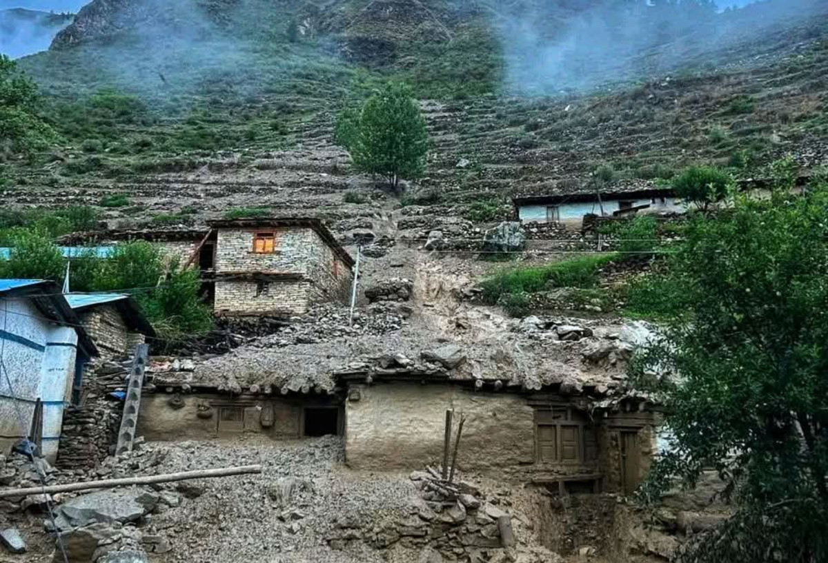 डोल्पाको रिवा गाउँमा लेदोसहितको पहिरो जाँदा ५३ घरमा क्षति