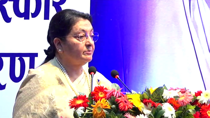 पूर्वराष्ट्रपति भण्डारीले सरकारले दिएको सबै सेवासुविधा फिर्ता गर्दै