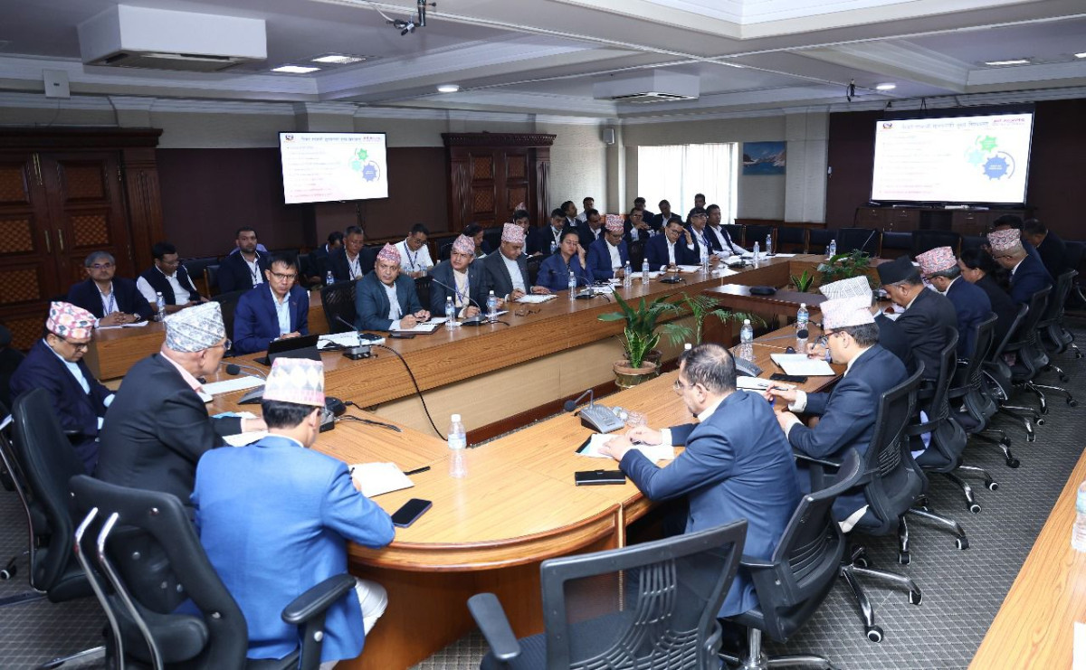 बजेट कार्यान्वयन गर्न सचिवहरुलाई अर्थमन्त्री पौडेलको निर्देशन