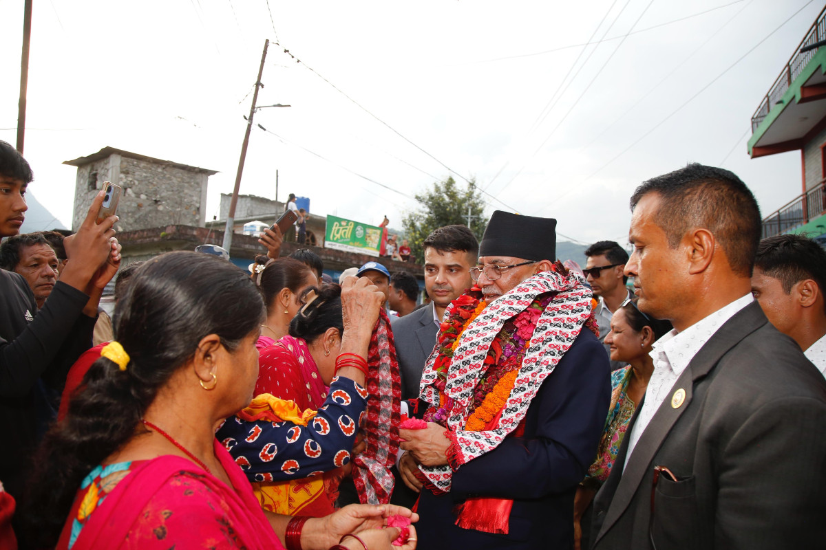 अरूले कुहेको पिठो बेचिरहेका छन्, हामीले गरेका काम जनतालाई भन्न आएका हौं:अध्यक्ष प्रचण्ड