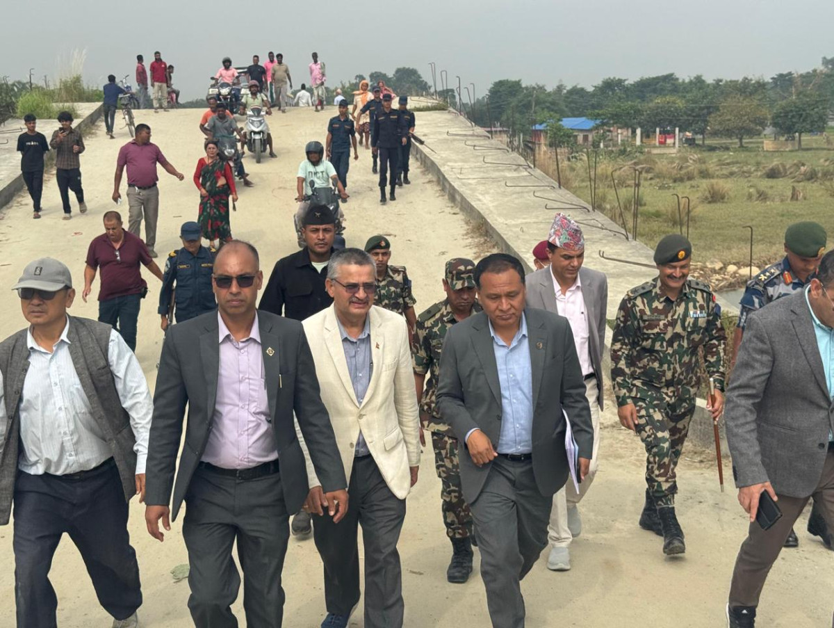 १४ वर्षदेखि अलपत्र पारिएको कन्काई पुलको निरीक्षणमा पुगे कुलमान