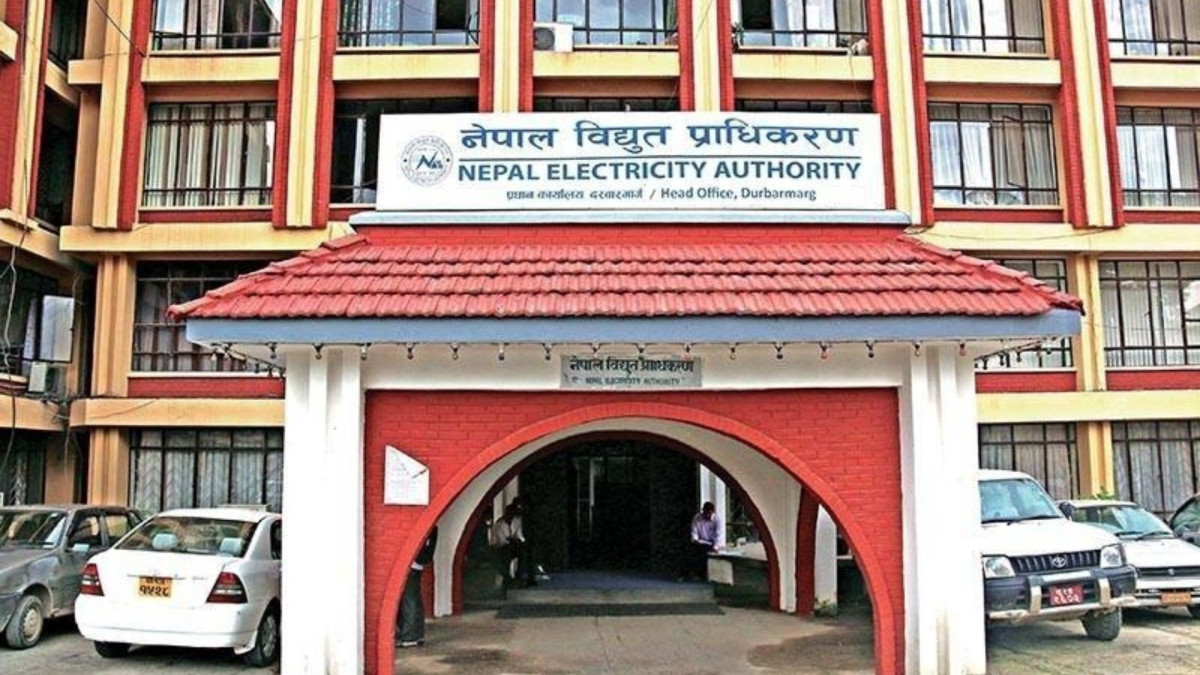 ३५  उद्योगले तिरे २३ करोड ८७ लाख डेडिकेटेड तथा ट्रंक लाइनको महसुल बक्यौता