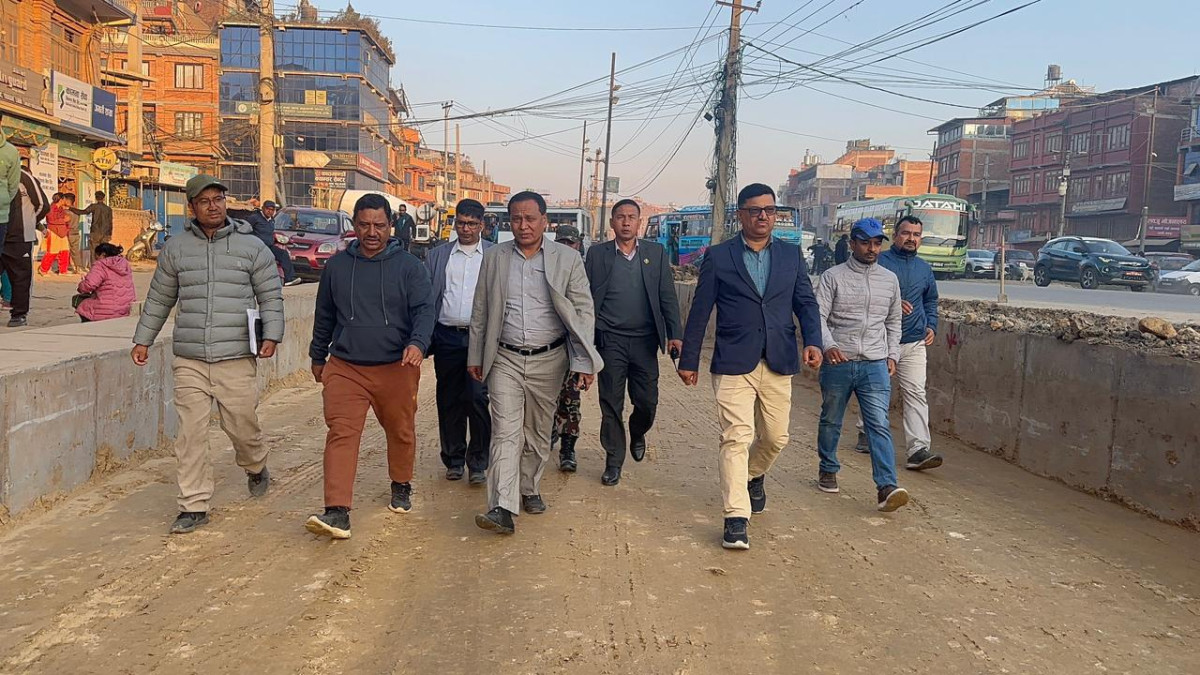 सूर्यविनायक—धुलिखेल सडक निर्माण कामलाई तिव्रता दिन मन्त्री घिसिङको आग्रह