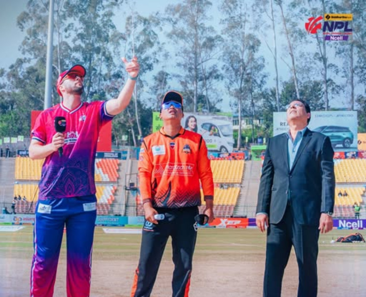 एनपीएल सिजन २:जनकपुर बोल्ट्सविरुद्ध पहिले ब्याटिङ गर्दै चितवन राइनोज