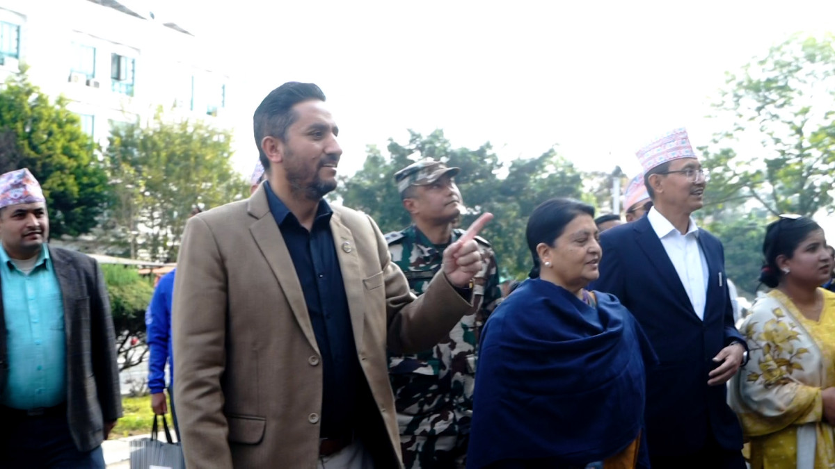 सिंहदरबारको अवलोकनमा पूर्वराष्ट्रपति भण्डारी,छिट्टै पुनर्निर्माण गर्न सुझाव