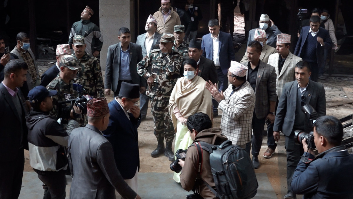 पूर्वराष्ट्रपति विद्या भण्डारीद्वारा क्षतिग्रस्त संसद भवनको अवलोकन