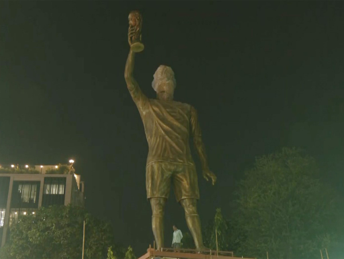 कोलकातामा लियोनल मेस्सीको ७० फिट अग्लो प्रतिमा तयार,डिसेम्बर १३ मा उद्घाटन