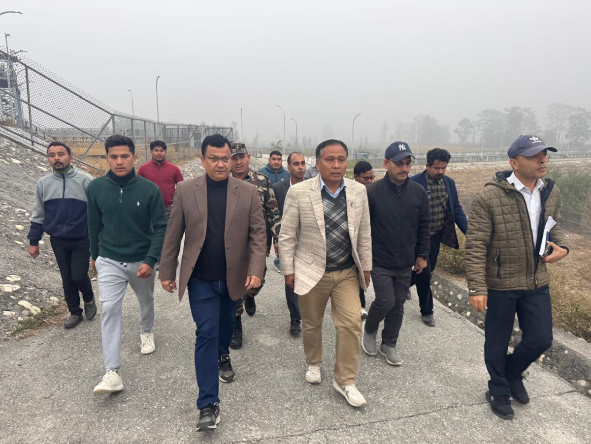 टनकपुर व्यारेजको निरीक्षणमा मन्त्री घिसिङ,व्यारेजबाट पानी छोड्न भारतसँग निरन्तर समन्वय भइरहेको दाबी