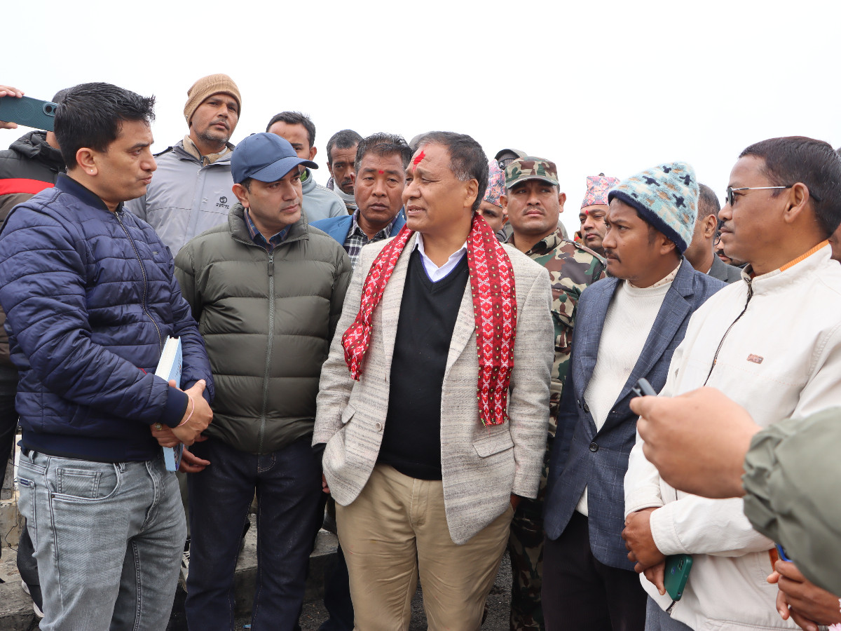 बर्दियाको जब्दीघाट पुल अनुगमन गर्दै मन्त्री घिसिङले भने नयाँ पुल छिट्टै बन्छ