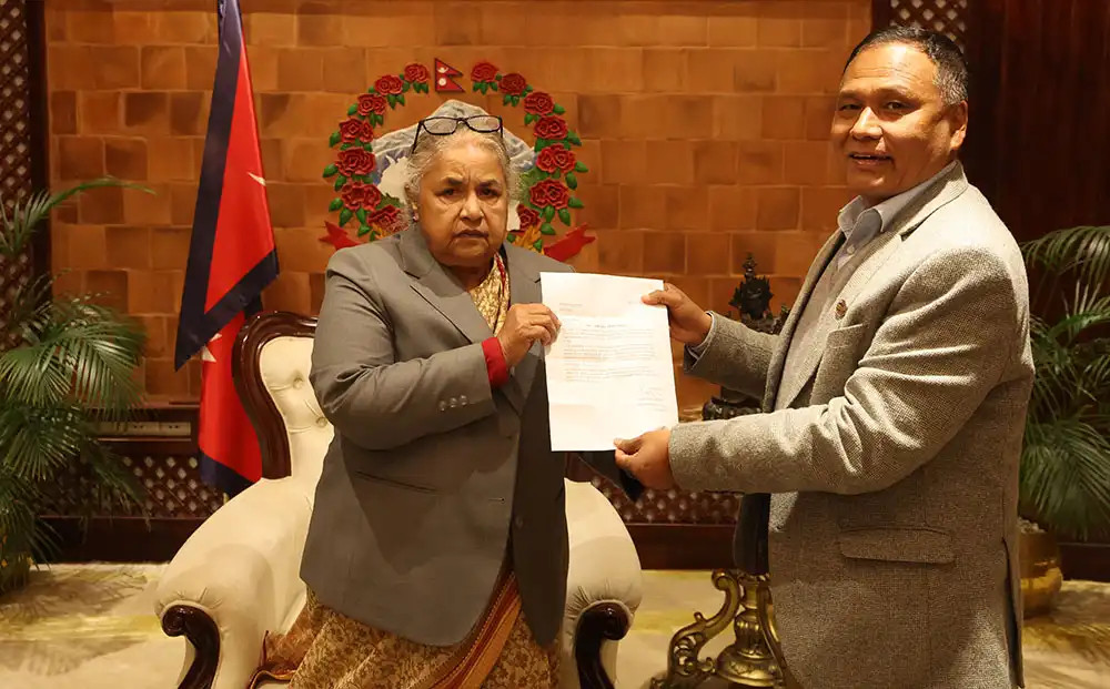 कुलमान घिसिङले दिए मन्त्री पदबाट राजीनामा