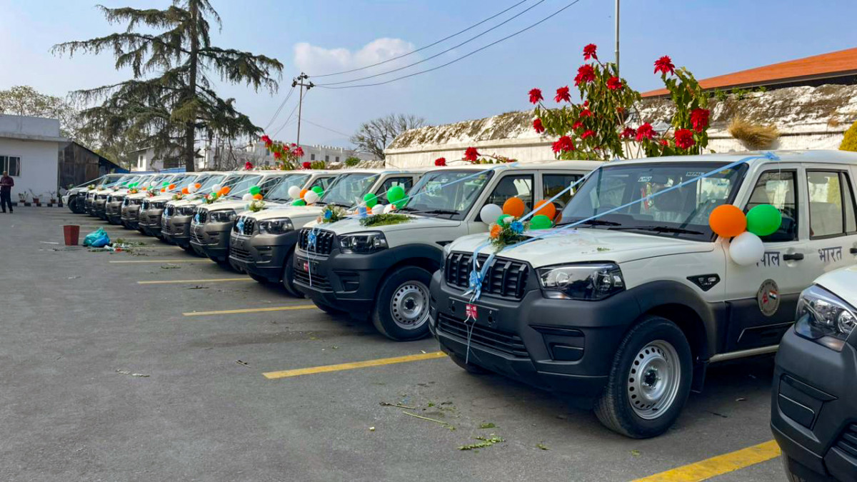 निर्वाचनका लागि भारतले दिएका गाडी अर्थ मन्त्रालयलाई हस्तान्तरण (तस्विरहरू)