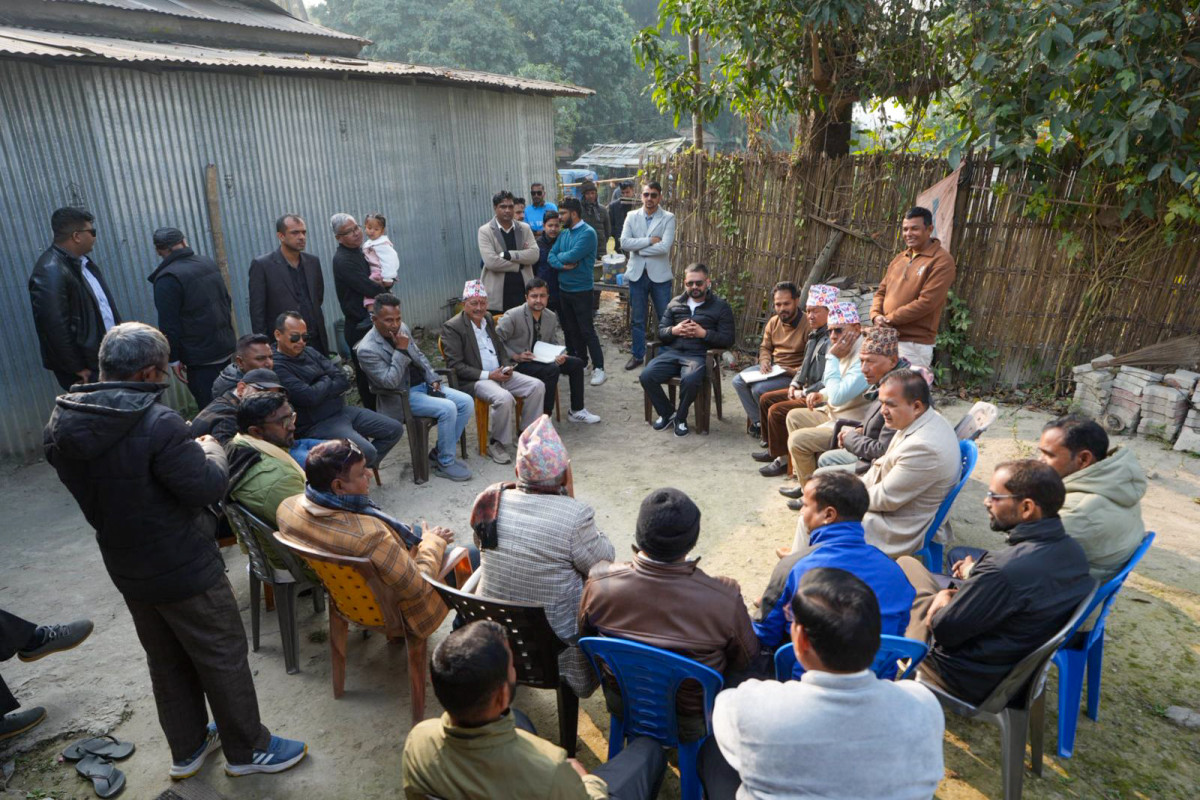 झापाका स्थानीय समस्याबारे जनप्रतिनिधि र व्यक्तित्वसँग बालेनको छलफल