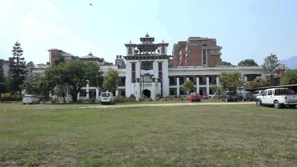 निर्वाचन तयारी तीव्र:मतपत्र ढुवानी अन्तिम चरणमा, मतदानका लागि संरचना लगभग तयार
