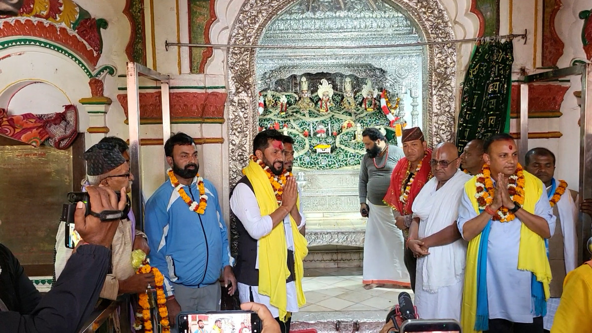 रवि लामिछानेले गरे जनकपुरधामस्थित जानकी मन्दिरमा दर्शन तथा पूजापाठ