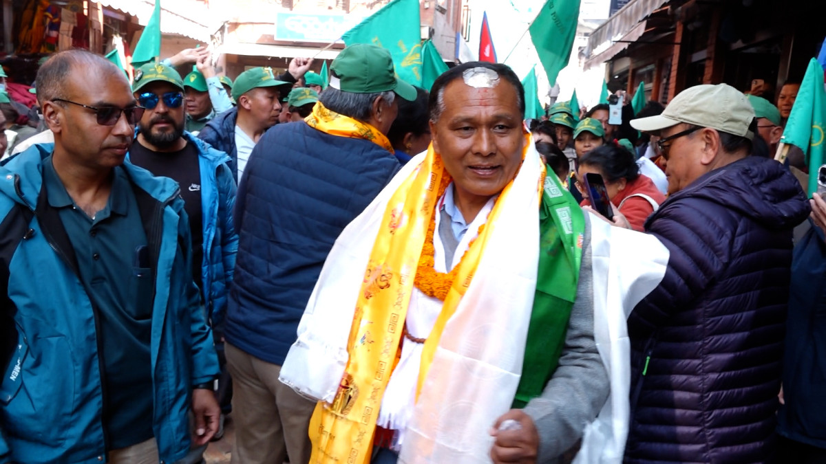 काठमाडौं–३ मा कुलमान घिसिङको तीव्र घरदैलो अभियान,मतदाता भन्छन,‘कुलमानले हारे देश हार्छ’