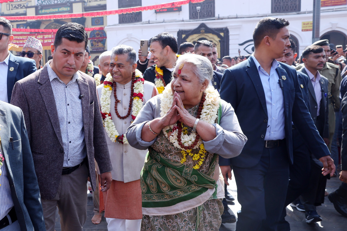 प्रधानमन्त्री कार्कीले पशुपतिनाथमा गरिन् रुद्राभिषेक पूजा