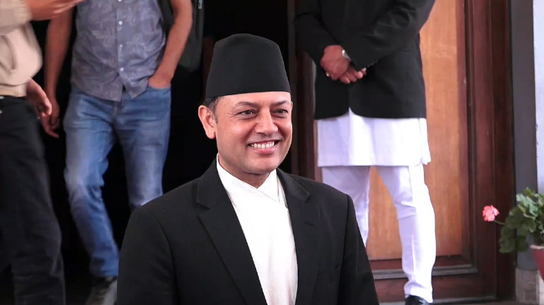 नवनियुक्त सभामुख डीपी अर्यालले लिए शपथ