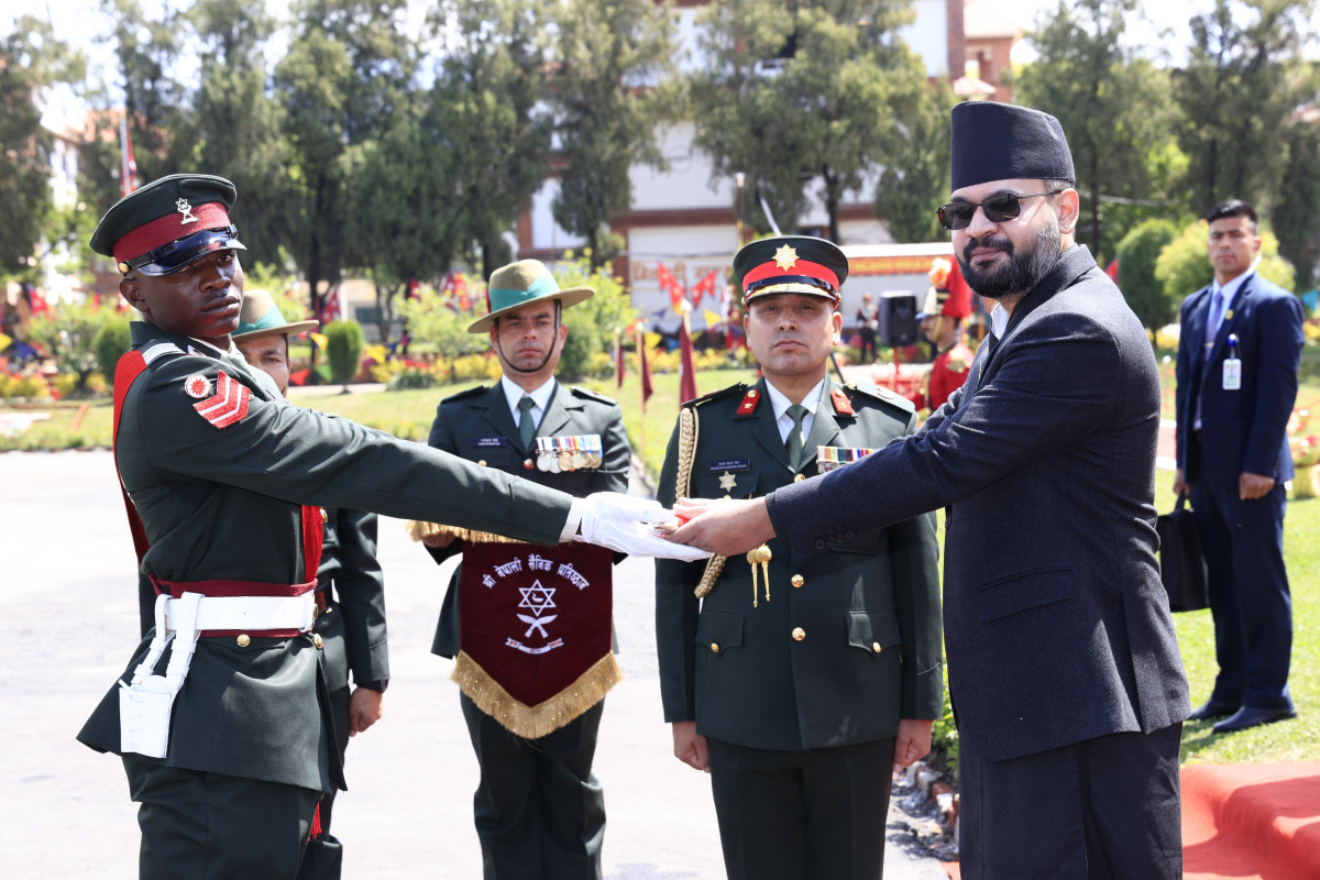 सेनाका नवआयुक्त अधिकृतहरूलाई जिम्मेवार भएर राष्ट्रसेवामा समर्पित हुन प्रधानमन्त्रीको आग्रह