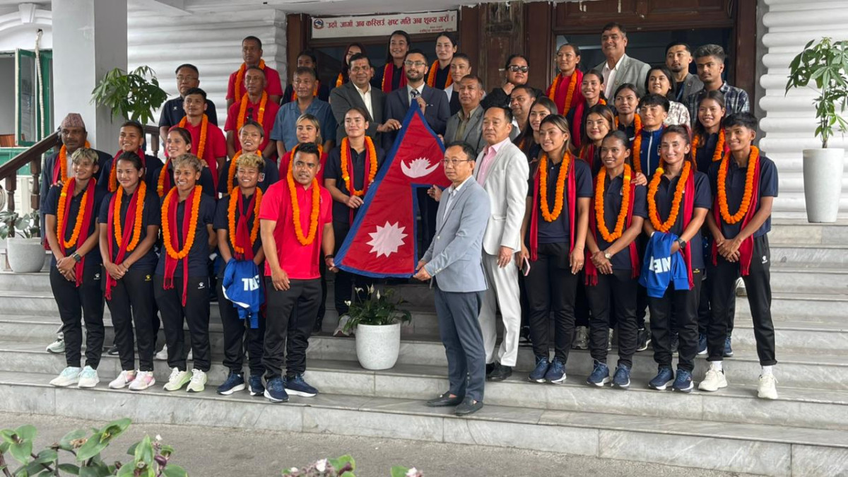 महिला फुटबल टोलीलाई बिदाइ गर्दै मन्त्री पोखरेलको आत्मआलोचना : खेलकुदलाई पर्याप्त सम्मान दिन सकेका छैनौं