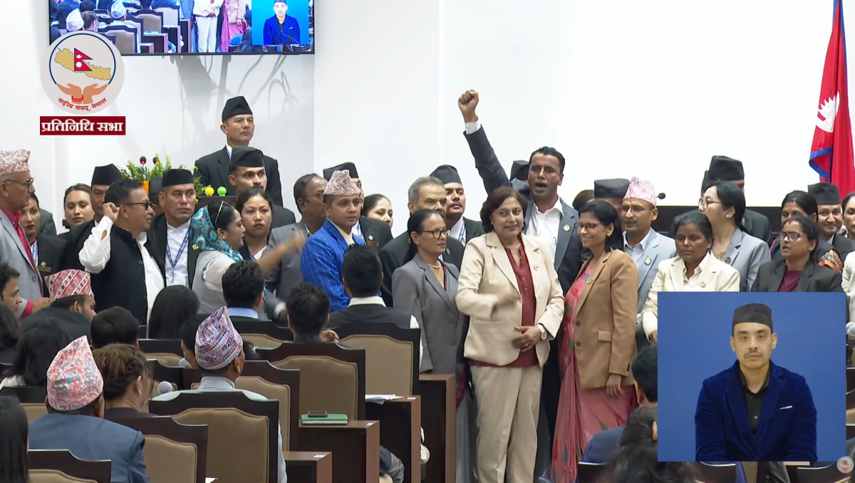 सभामुख अर्यालले पेलेर अघि बढाए संसद, विपक्षीले गरे वेल घेराउ