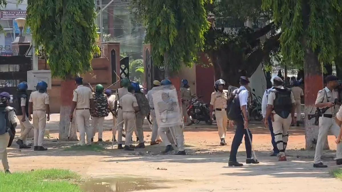 प्रश्नपत्र चुहावट प्रकरण:पट्नामा प्रदर्शनकारी विद्यार्थीमाथि प्रहरी हस्तक्षेप