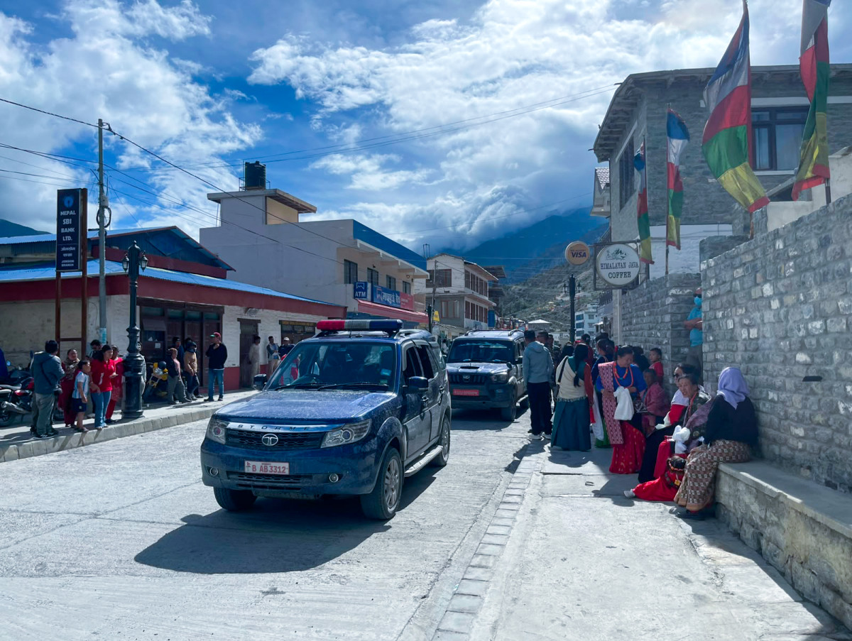 जोमसोमको होटेल ओम्स होममा पुगे प्रधानमन्त्री (तस्विरहरू)